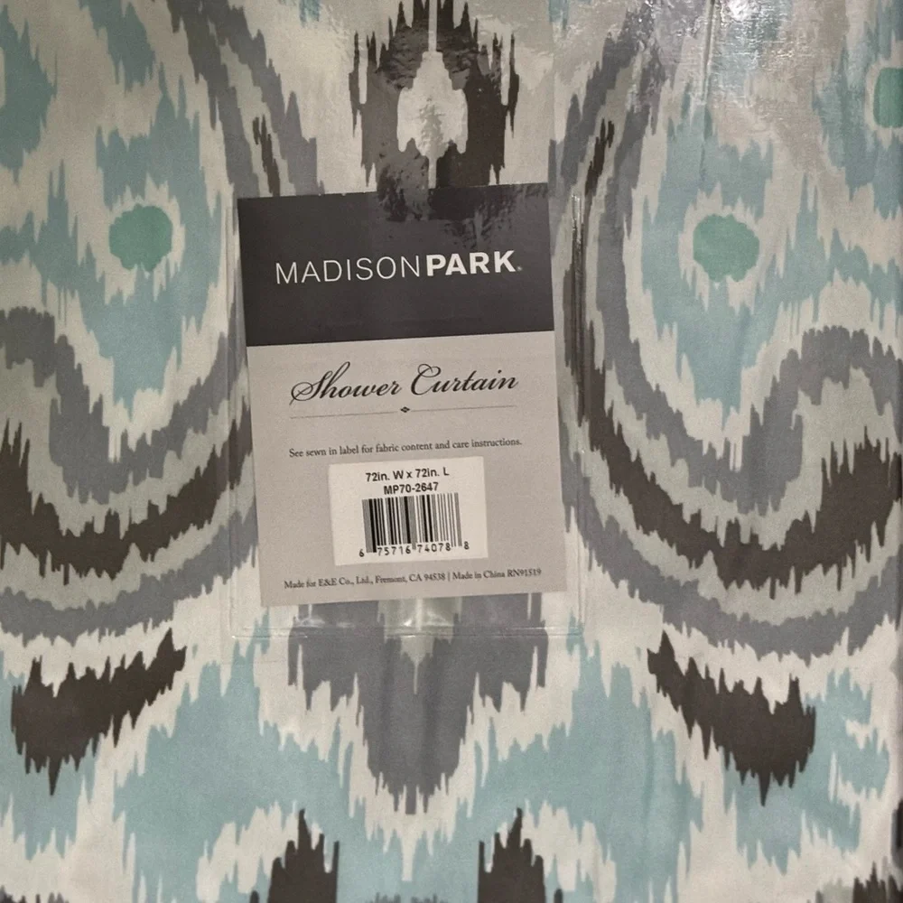 NWT - MADISON PARK - Shower Curtain 72